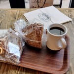 ブリコラージュ ブレッド アンド カンパニー - 2023/5/13 店内でゆっくりいただく本日コーヒーやっぱりすごく幸せ♡ お豆はホンジュラス。この頃は他でランチ予約がある日の午前中伺ったりしてて、でもまたこちらでランチもいただきたいなと思うのです