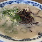 Yoshimaru - 由丸ラーメン890円