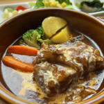 Kafe Resutoran Itsumonotokoro - お肉を食べるビーフシチュー