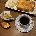Furudo Kei - 16時くらいに行ったのに、トースト又はサンドイッチ又はおつまみが選べました。写真は3人分