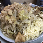 ラーメン富士丸 - ちょい野菜・ちょい脂・ニンニク。