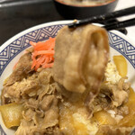 Yoshinoya - ピラリとお肉
