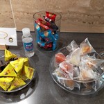 土湯別邸 里の湯 - ラウンジのフリーお菓子