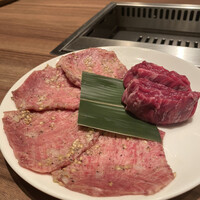 焼肉うしごろ 新宿三丁目店 - 