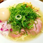 京都ラーメン 森井 - 期間限定【鯛出汁ラーメン：900円】のネギ増し