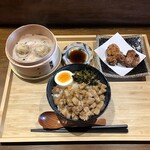 Shokudou Neko To Tora - 魯肉飯と小籠包と台湾からあげのセット800円+400円＝1200円