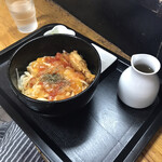 Shimpuu Tei - トマトチキンうどん（味変出汁）