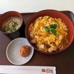 鶏三和 - 親子丼と鶏出汁付き