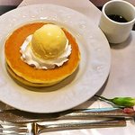 武蔵野茶房 - バニラアイス黒蜜かけのパンケーキ