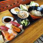 ひろ寿司 - 料理写真:生寿司ﾗﾝﾁ(800円)