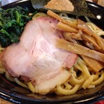 横浜ラーメンとんこつ家 - 麺
