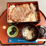 静内エクリプスホテル　スカイレストランSAKURA - サーロインステーキ重1300円