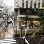 Yakitori Kamameshi Udon Kamadoka - 参考.窓からの風景(馬車道)