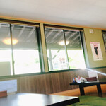 食事処 まやま - 店内は座敷席やテーブル席