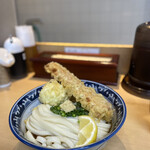 梅田 釜たけうどん - 