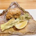 蕎麦割烹  倉田 - 後足の唐揚げ、タラの芽