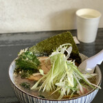 らー麺　Do・Ni・Bo - 煮干しょうゆ680円にねぎトッピング100円