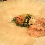 水槽から選んだカワハギの活造り。肝うまし。