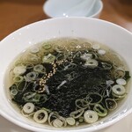 中華ダイニング 木の葉 - わかめスープ　ゴマの散らし方にセンス感じます