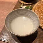 手打ち蕎麦 たがた - つゆがなくなったので、そば湯だけで。　美味しい。