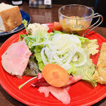 バルハチゴー - 前菜盛合せとフォカッチャ