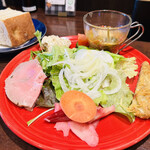 バルハチゴー - フォカッチャと前菜盛合せ