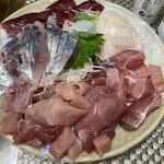 北村鮮魚店 - まぐろ切れ端（250円）
ひらあじ（300円）
ひらめ（300円）
上のカツオは別仕入れ分