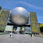 カフェ ダフネ - おまけ1：名古屋市科学館、球の中がプラネタリウム