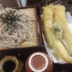 そばいち - 穴子天ぷらと、お蕎麦…
            850円なり〜
            デカいです…