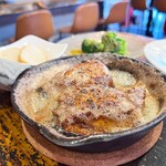 肉バル酒場ViaVia - 美桜鶏 ムネ肉の焦がしバター焼き