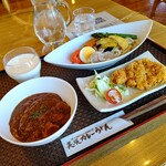 駅の見えるレストラン&カフェ KOERU - 美瑛カレーうどんつけ麺セット(カツ)