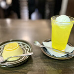 茶房 武蔵野文庫 - 茶房ババロア／クリームソーダ