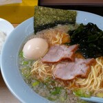 Ramen Shoppu - ラーメン並600円＋たまごトッピング100円、半ライス200円