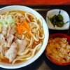 キネツキうどん - 肉うどん（大）600円、まぜごはん少し100円分