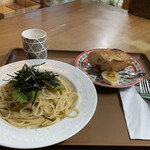 Cafe Moulin - 明太子のクリームパスタ（バゲット＆一品付き）