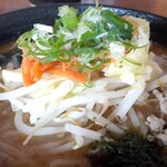 ラーメンショップ大吉 - 生の人参がこちらのオリジナルかな‥