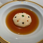 アピシウス - 雲丹とキャビア、カリフラワーのムース、コンソメゼリー