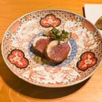 KOTARO Hasegawa DOWNTOWN CUISINE - 仔羊ロースト、鶏のムースと一緒に網脂で巻いて カルドンチェッロ（茸）のソース