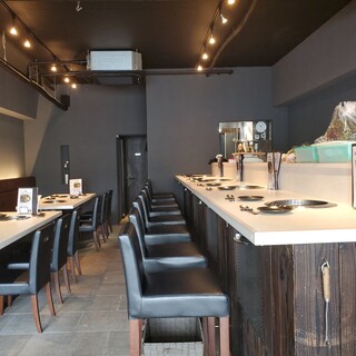 Spacious and stylish interior ◎ Great for girls' night out or a meal with your family.