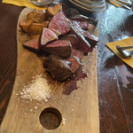 カンティーナ カーリカ・リ - モモ肉のステーキフリット　300g