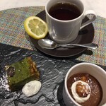 BIKiNi medi - 抹茶と小豆とヘーゼルナッツのケーキ、チョコレートプリン