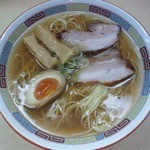 煮干鰮らーめん 圓 八王子本店 - 圓(しょうゆ)　うん。魚味が美味しかったよっ。
