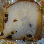 ベーカリーKiBuN屋 - レーズン食パン
