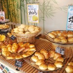 야마자토 베카리 로만칙쿠 - 카레빵, 멜론빵, 소금빵