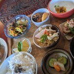 ビスタリ食堂 - 