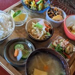 ビスタリ食堂 - 料理写真: