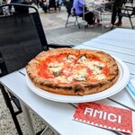 トラットリア エ ピッツェリア アミーチ - マルゲリータ