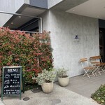 Cafe コアラとライオンときどきチーター - お店の入り口