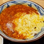 丸亀製麺 - とろける4種のチーズトマたまカレーうどん（接写）