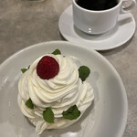 シェ・トト - メレンゲ生クリーム（？）